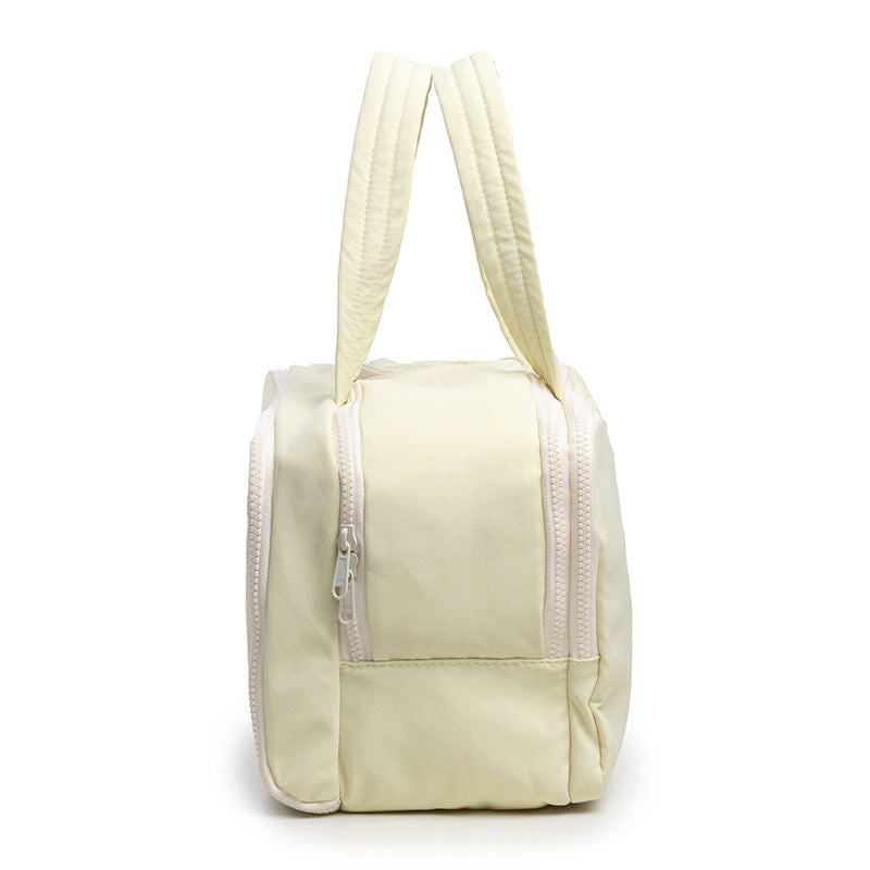 🌟 Trousse de toilette élégante avec des compartiments astucieux - parfaite pour les voyages et le maquillage !