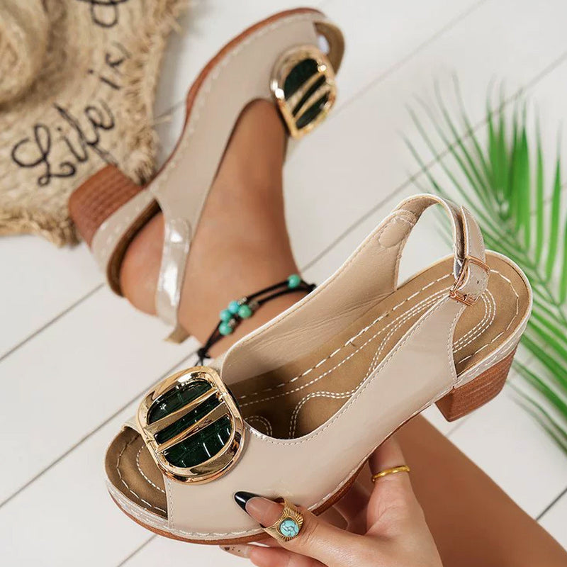 Sandales à talon moyen avec boucle en métal