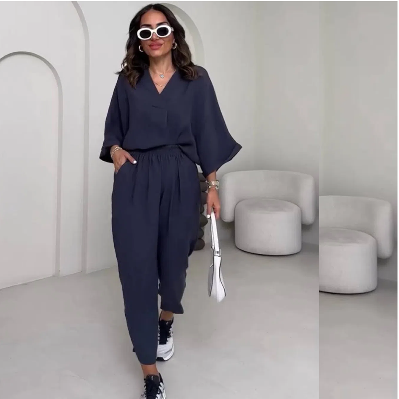 Deux-pièces pour femmes : Top à col en V & pantalon à la cheville