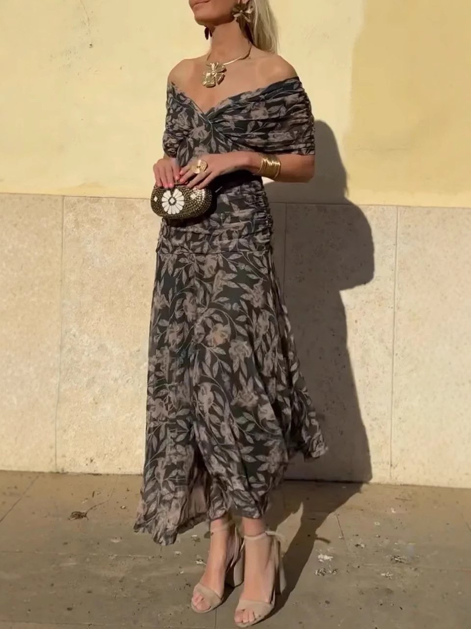 Robe élégante en maille avec motif floral pour femmes