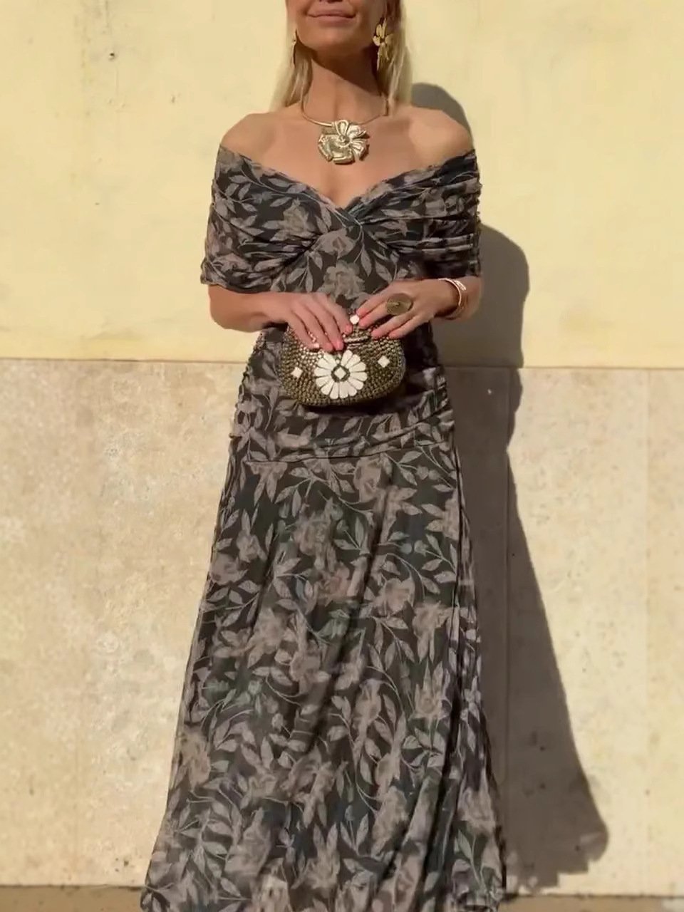 Robe élégante en maille avec motif floral pour femmes