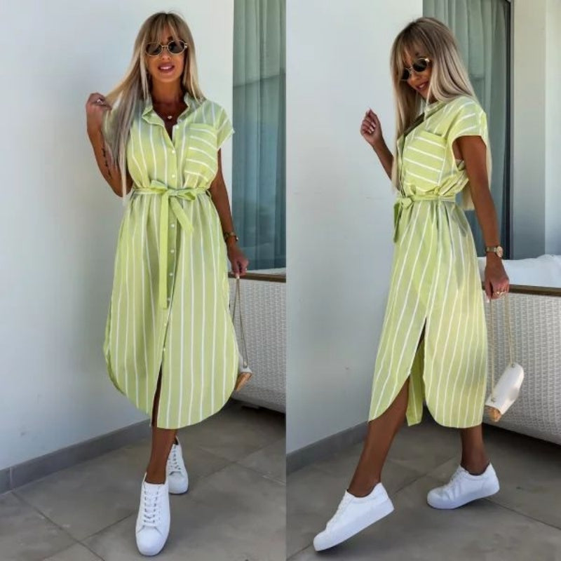 Robe pour femmes avec lien à la taille et pochette à rayures