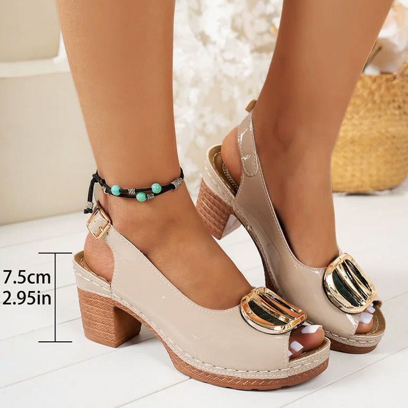 Sandales à talon moyen avec boucle en métal