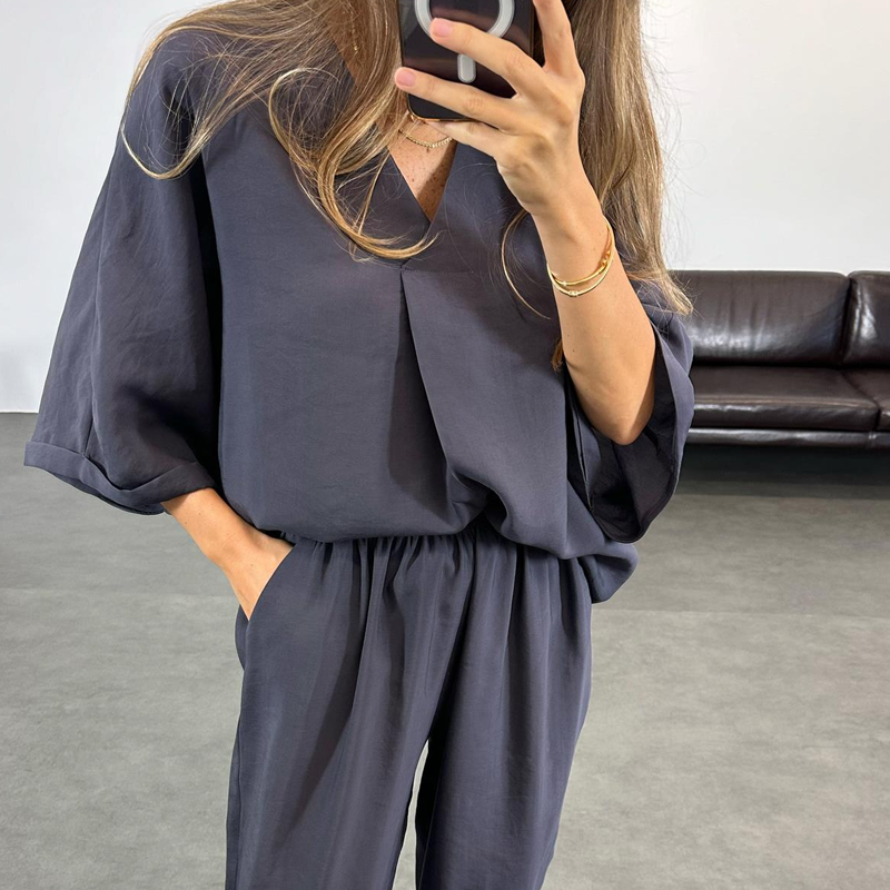 Deux-pièces pour femmes : Top à col en V & pantalon à la cheville